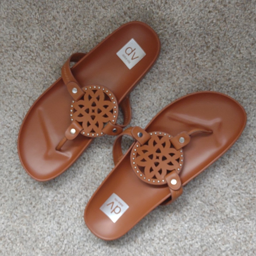 dolce vita footbed flip flop sandal